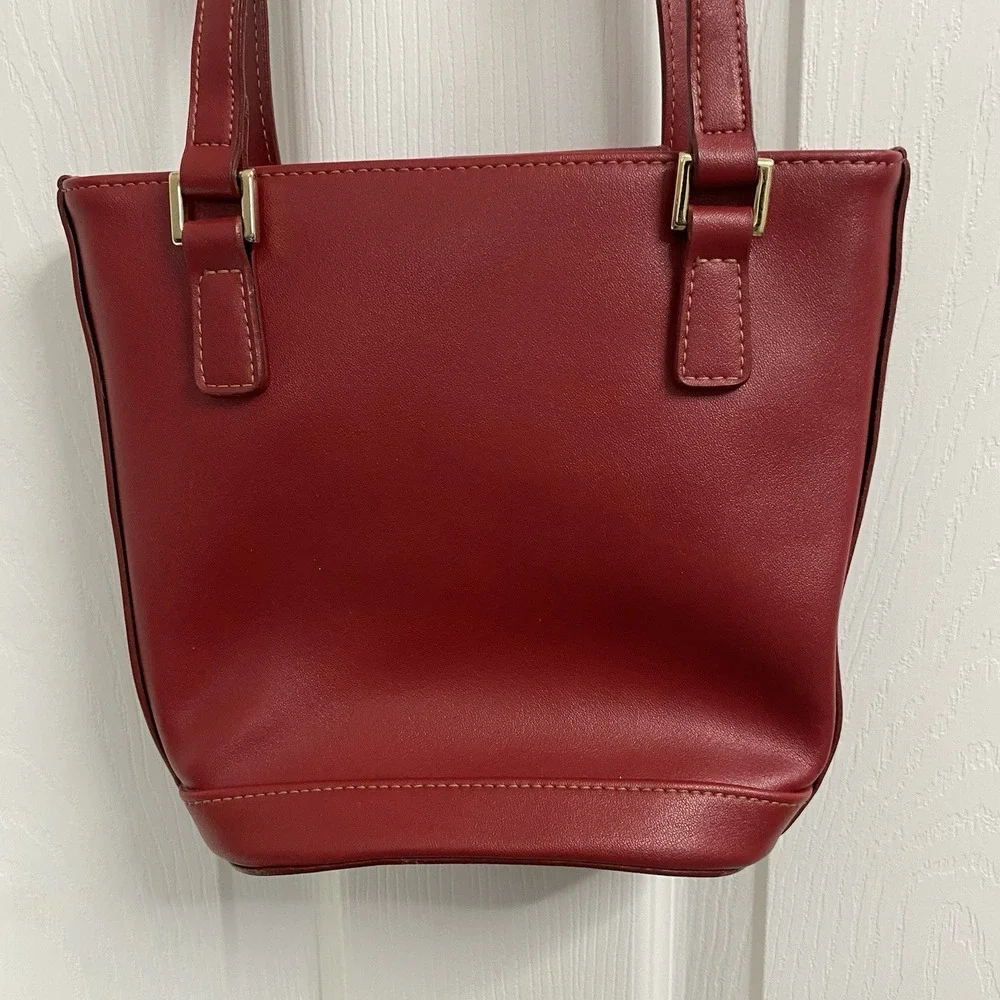 Liz Claiborne accessories Red‎ Purse/shoulder Bag. Double Strap Snap Closure